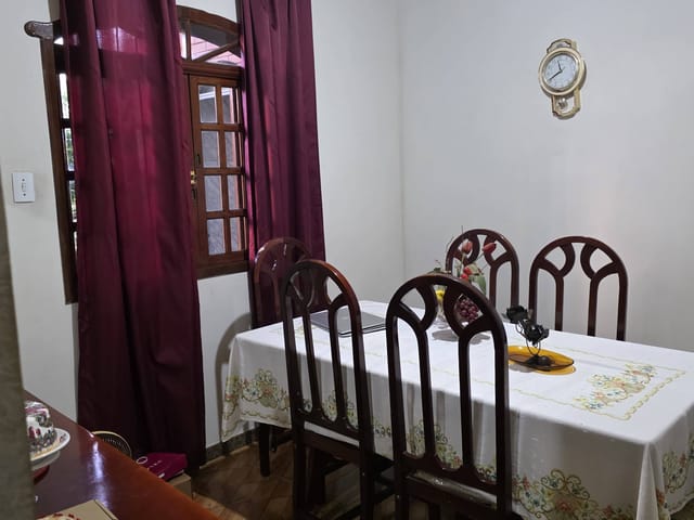 Casa com 360m² 4 quartos e 3 banheiros, à venda, no bairro Novo Glória em Belo Horizonte
