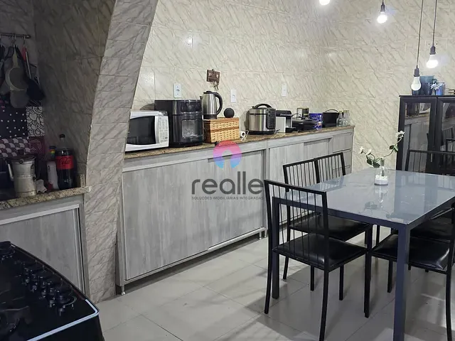 Casa com 360m² 4 quartos e 3 banheiros, à venda, no bairro Novo Glória em Belo Horizonte