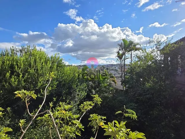 Casa com 360m² 4 quartos e 3 banheiros, à venda, no bairro Novo Glória em Belo Horizonte