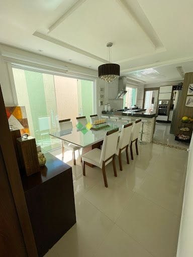 Casa com 219m² 3 quartos e 3 banheiros, à venda, no bairro Vila Varela em Poá