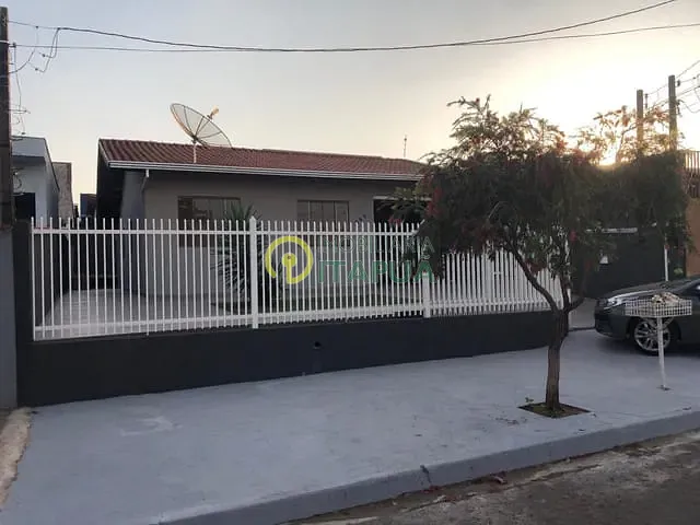 Casa 3 quartos e 2 banheiros, à venda, no bairro Bandeirantes em Londrina