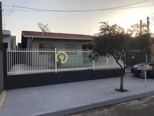 Casa 3 quartos e 2 banheiros, à venda, no bairro Bandeirantes em Londrina
