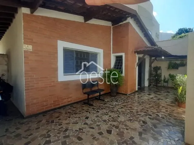 Casa com 300m² 3 quartos e 1 banheiro, à venda, no bairro Centro em Santa Bárbara D'Oeste