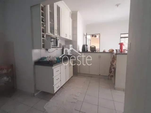 Casa com 300m² 3 quartos e 1 banheiro, à venda, no bairro Centro em Santa Bárbara D'Oeste