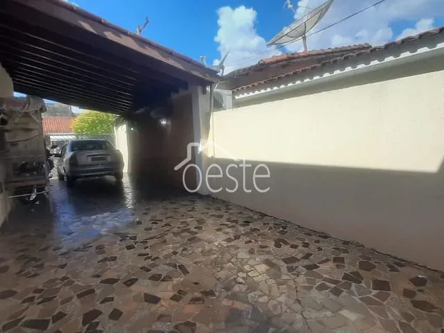 Casa com 300m² 3 quartos e 2 banheiros, à venda, no bairro Centro em Santa Bárbara D'Oeste