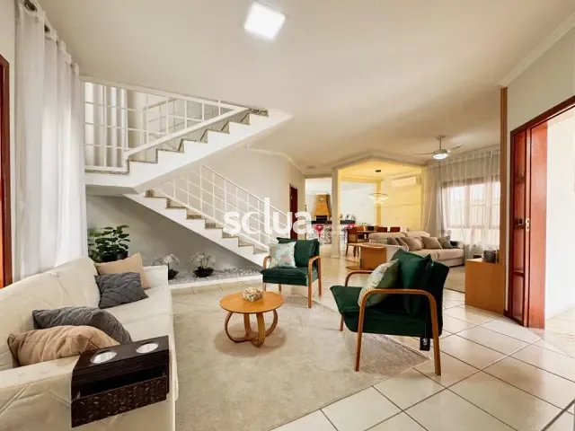 Casa com 453m² 3 quartos e 4 banheiros, à venda, no bairro Vila Faustina II em Valinhos