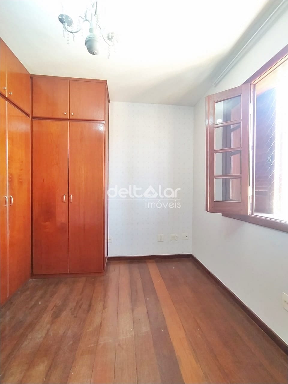 Casa para alugar com 5 quartos, 300m² - Foto 79