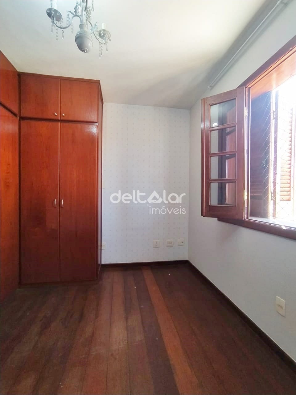 Casa para alugar com 5 quartos, 300m² - Foto 81
