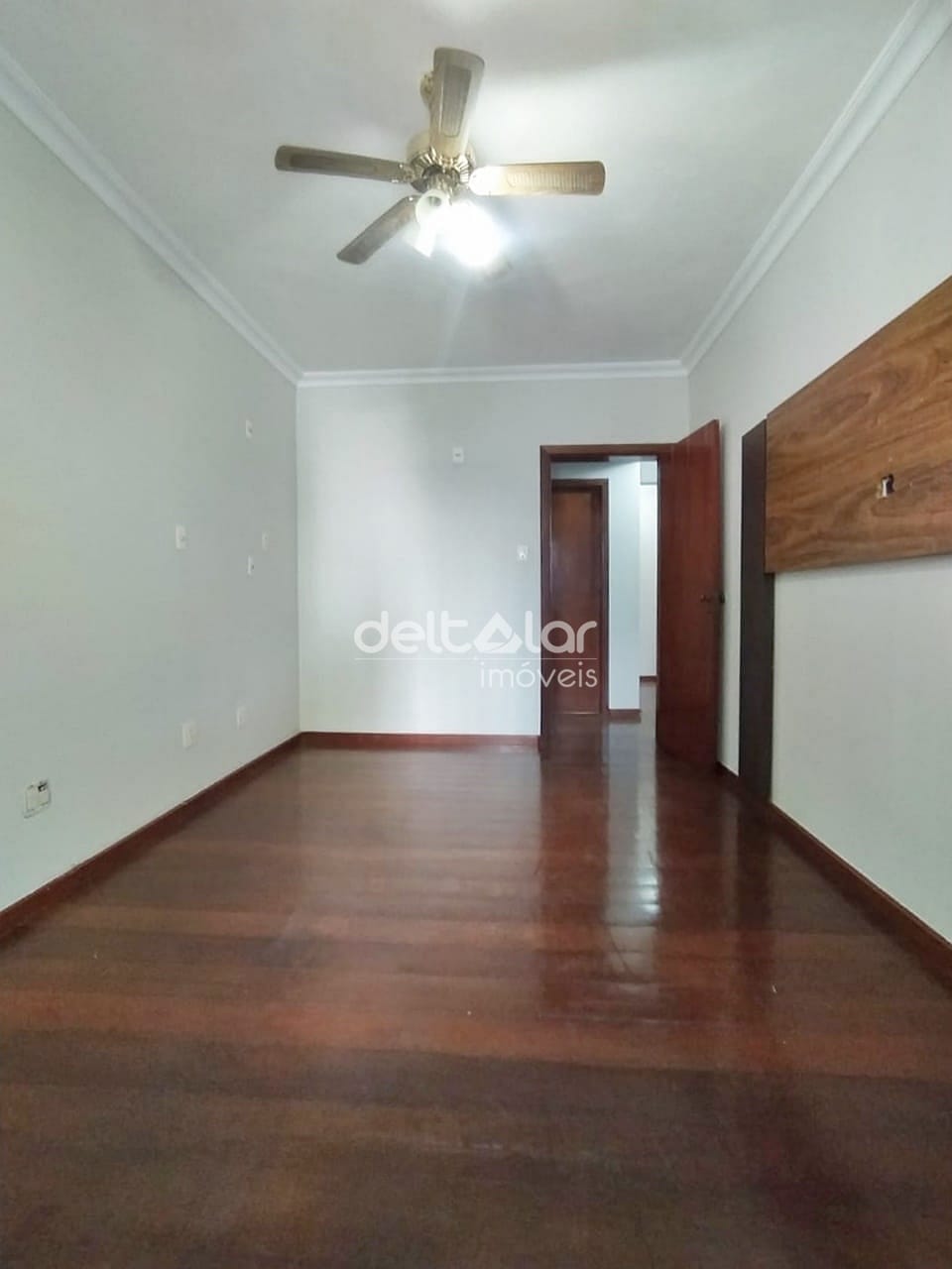 Casa para alugar com 5 quartos, 300m² - Foto 82