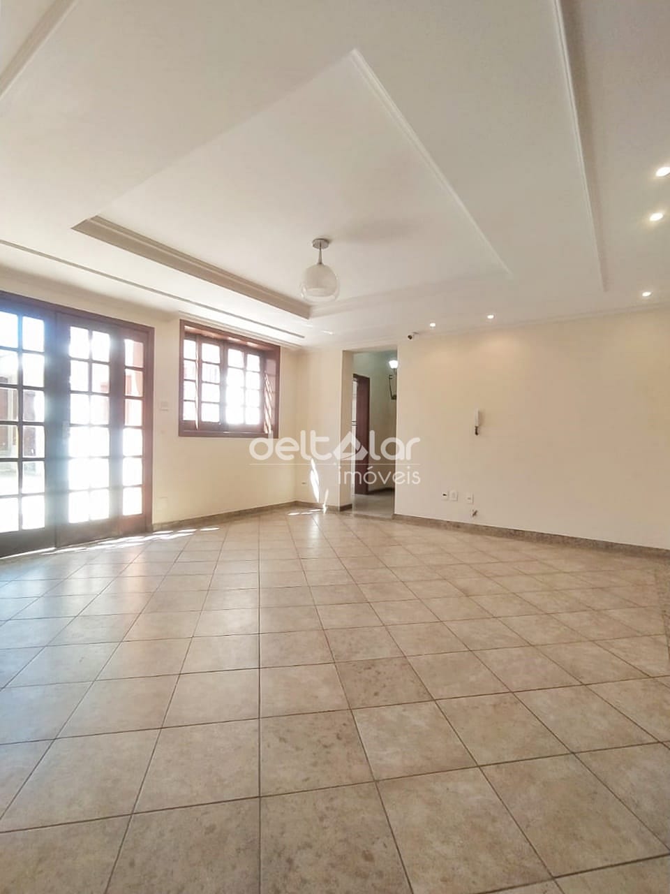 Casa para alugar com 5 quartos, 300m² - Foto 31
