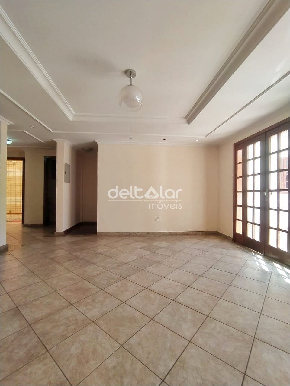 Casa para alugar com 5 quartos, 300m² - Foto 32