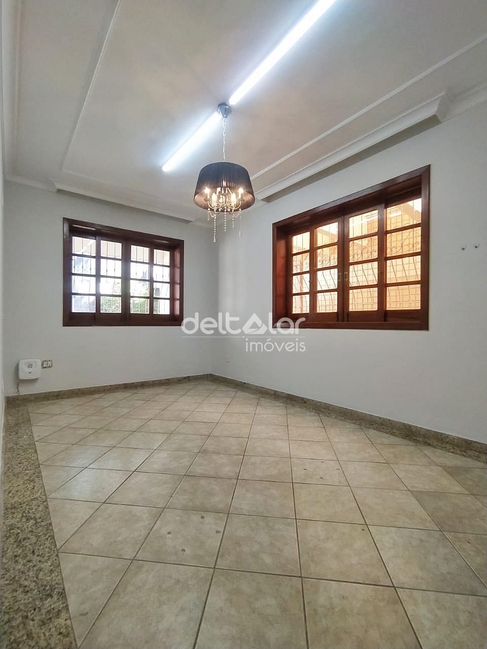 Casa para alugar com 5 quartos, 300m² - Foto 33