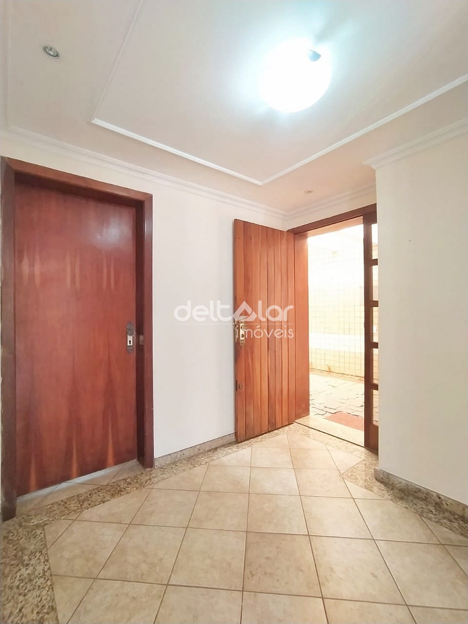 Casa para alugar com 5 quartos, 300m² - Foto 40