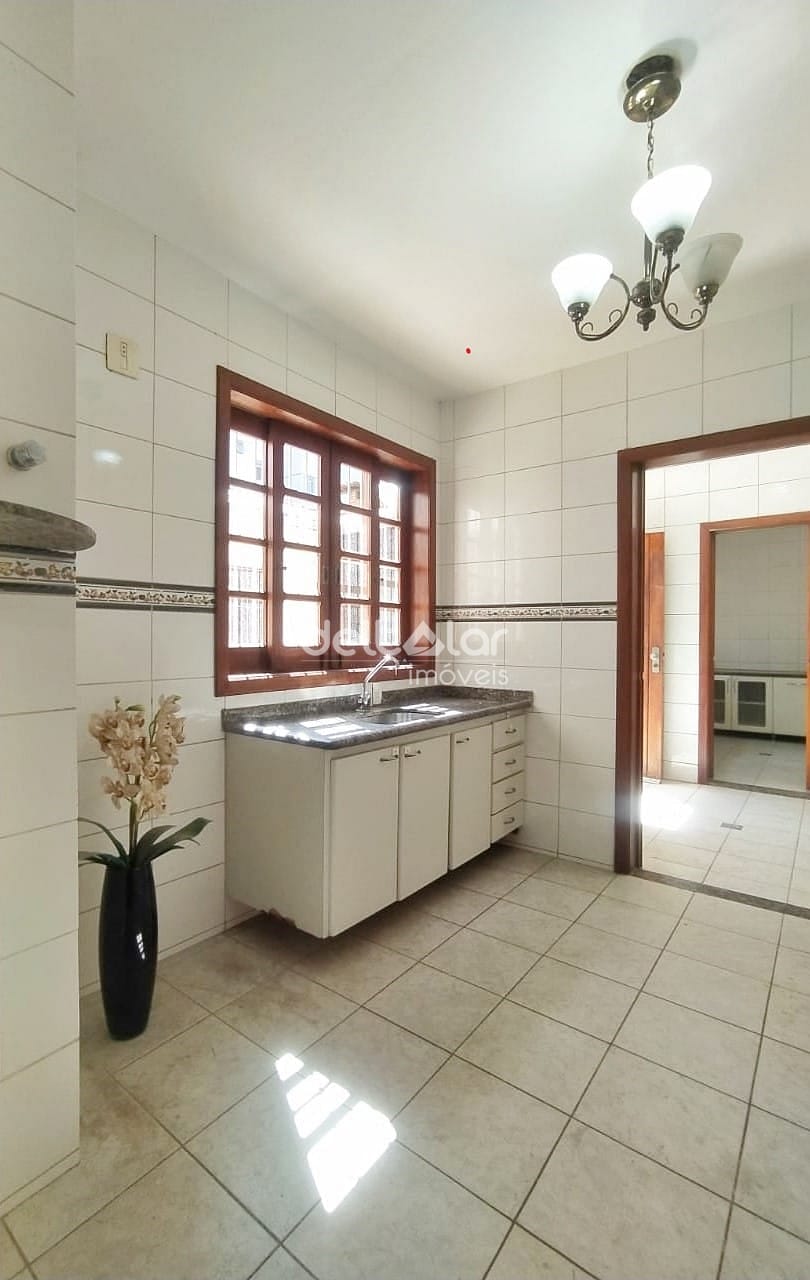 Casa para alugar com 5 quartos, 300m² - Foto 46