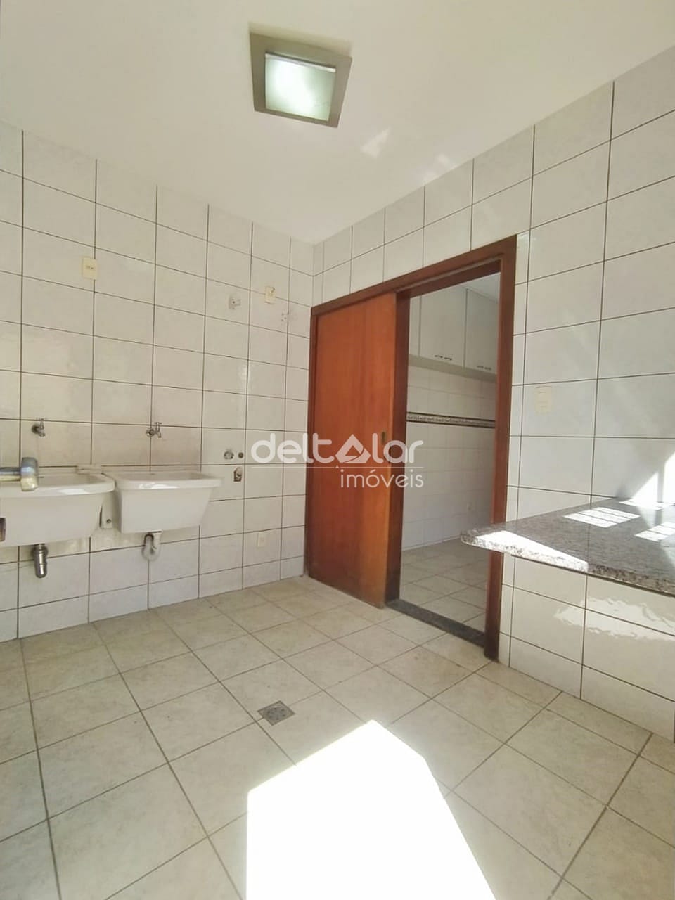Casa para alugar com 5 quartos, 300m² - Foto 48