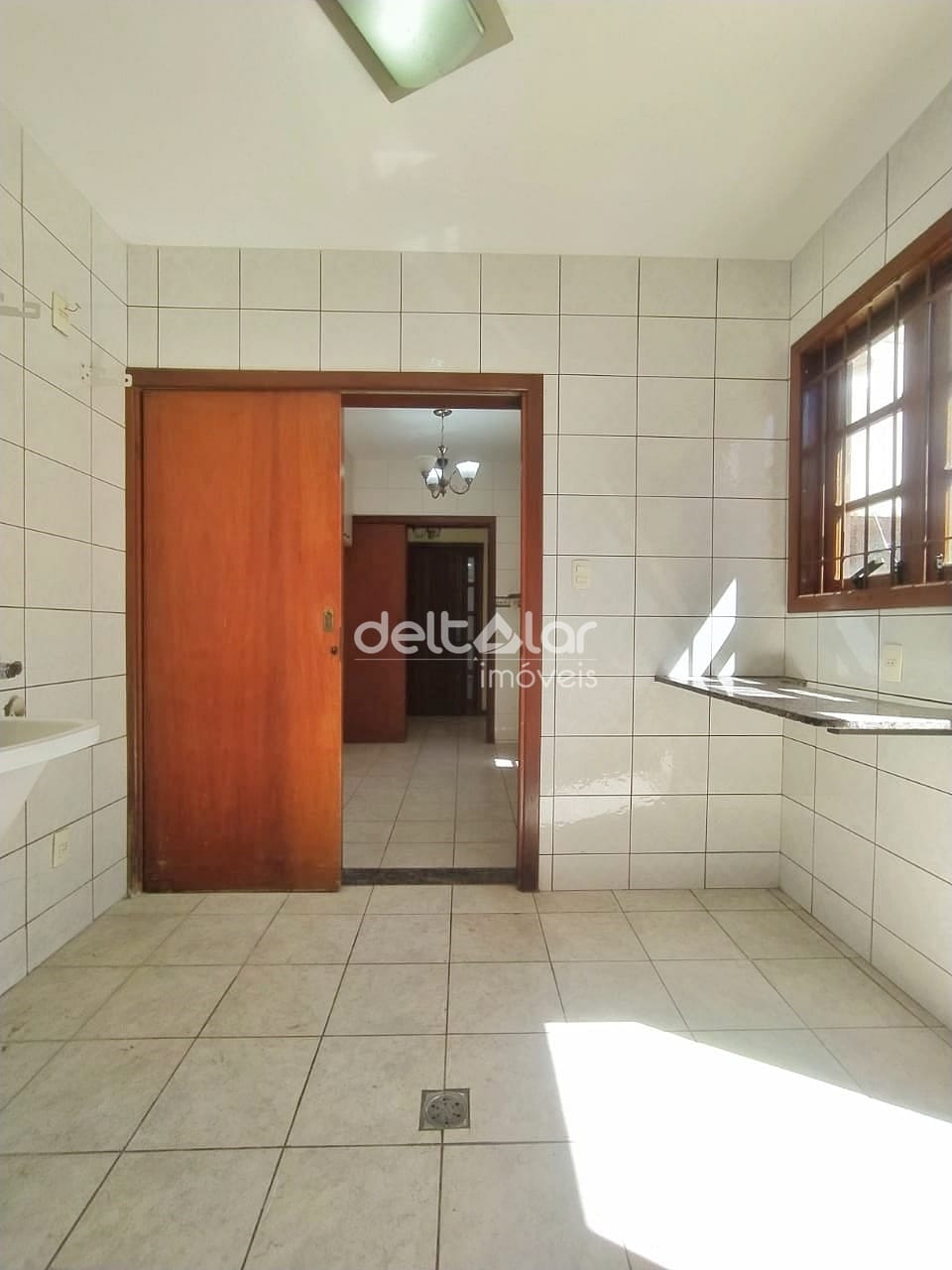 Casa para alugar com 5 quartos, 300m² - Foto 50