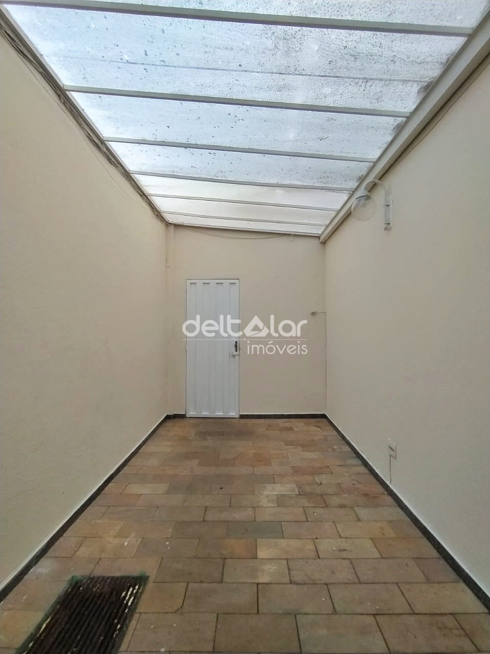 Casa para alugar com 5 quartos, 300m² - Foto 57