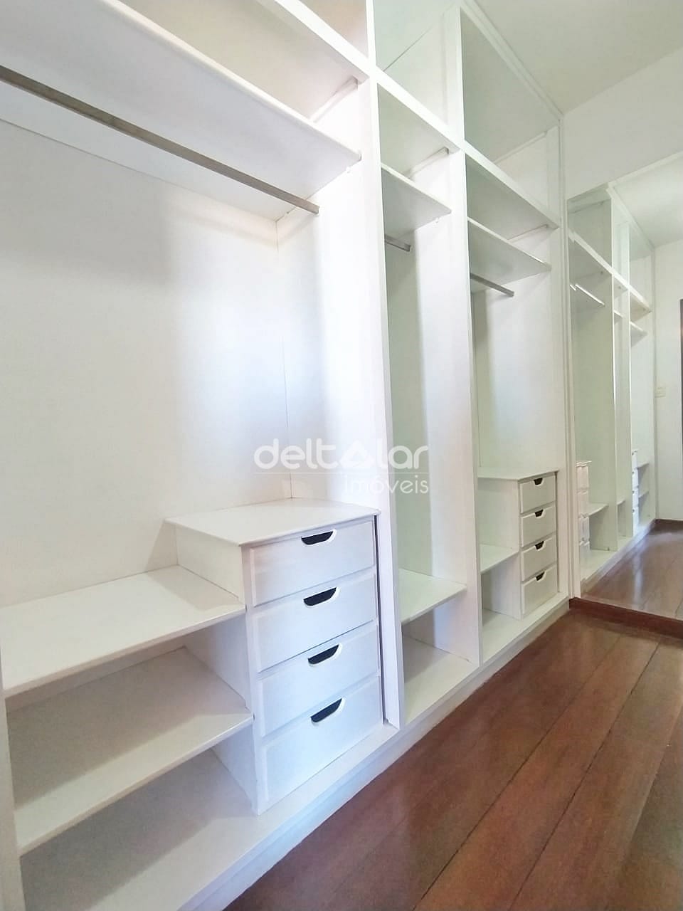 Casa para alugar com 5 quartos, 300m² - Foto 65