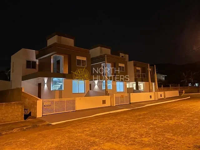 Casa com 131m² 3 quartos e 3 banheiros, à venda, no bairro Pântano do Sul em Florianópolis
