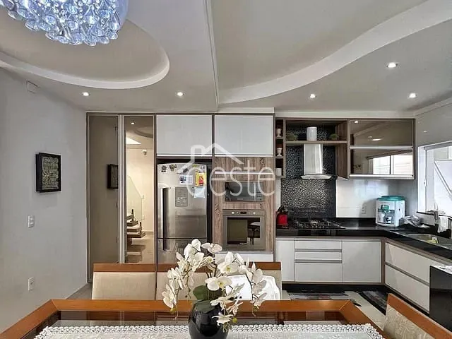 Sobrado com 188m² 3 quartos e 2 banheiros, à venda, no bairro Jardim São Camilo em Santa Bárbara D'Oeste