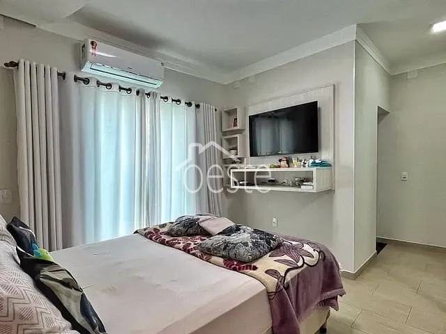 Sobrado com 188m² 3 quartos e 2 banheiros, à venda, no bairro Jardim São Camilo em Santa Bárbara D'Oeste