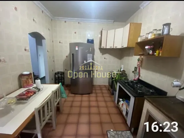 Casa 5 quartos e 4 banheiros, para alugar, no bairro Jardim Amália em Volta Redonda
