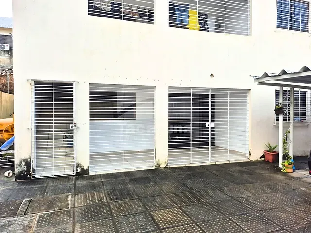 Casa 2 quartos e 1 banheiro, para alugar, no bairro Prado em Recife