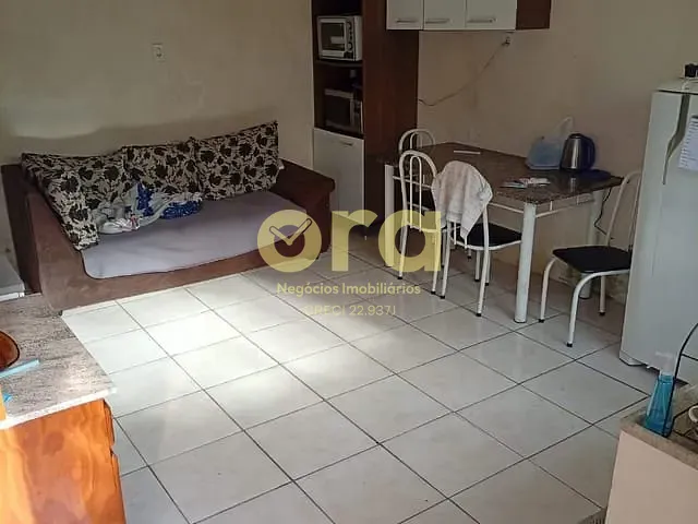 Casa com 200m² 3 quartos e 2 banheiros, à venda, no bairro Laranjal em Pelotas