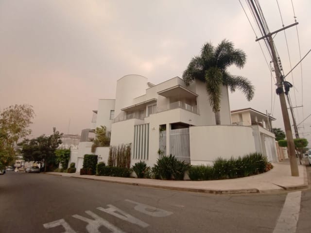 Casa com 680m² 4 quartos e 8 banheiros, à venda ou para alugar, no bairro Perpétuo Socorro em São João da Boa Vista