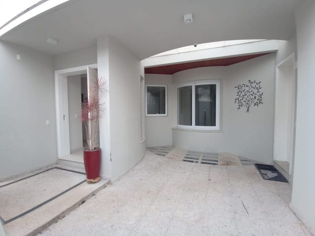 Casa com 680m² 4 quartos e 8 banheiros, à venda ou para alugar, no bairro Perpétuo Socorro em São João da Boa Vista