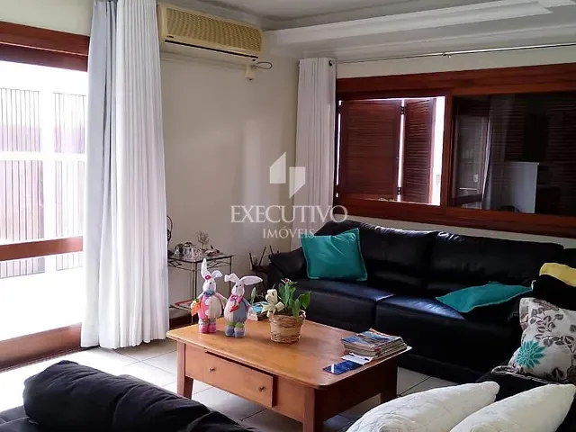 Casa com 237m² 3 quartos e 3 banheiros, para alugar, no bairro Centro em Arroio do Meio