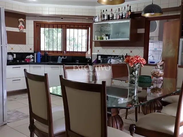 Casa com 237m² 3 quartos e 3 banheiros, para alugar, no bairro Centro em Arroio do Meio