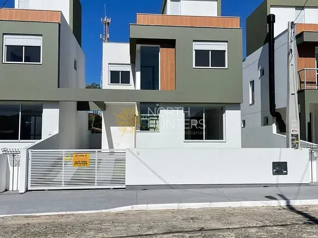 Casa com 160m² 3 quartos e 3 banheiros, à venda, no bairro Pântano do Sul em Florianópolis