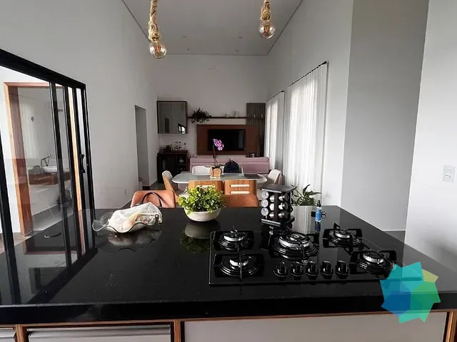Casa com 230m² 3 quartos e 3 banheiros, à venda, no bairro Parque Imperial em Salto