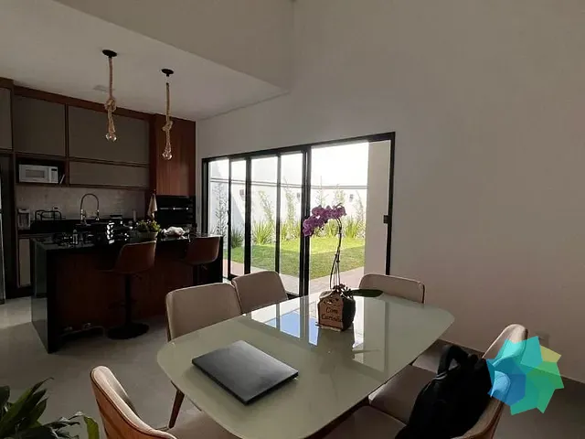 Casa com 230m² 3 quartos e 3 banheiros, à venda, no bairro Parque Imperial em Salto