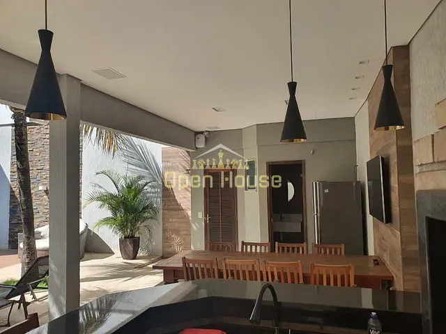 Casa com 450m² 3 quartos e 3 banheiros, à venda, no bairro Santa Rosa em Barra Mansa