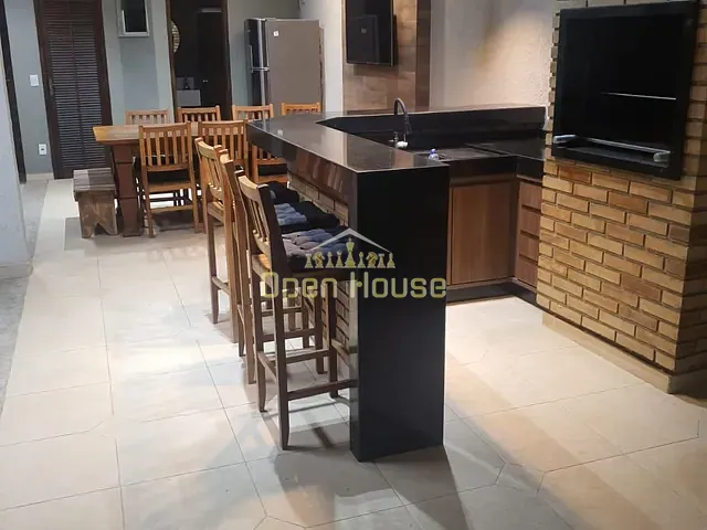Casa com 450m² 3 quartos e 3 banheiros, à venda, no bairro Santa Rosa em Barra Mansa
