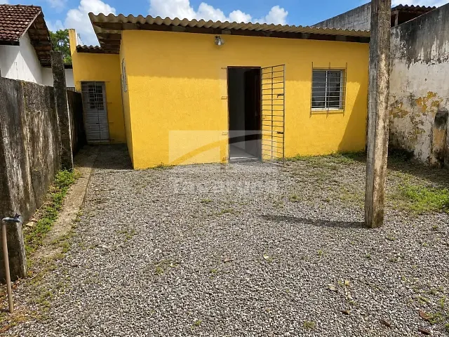 Casa 3 quartos e 1 banheiro, para alugar, no bairro Cordeiro em Recife