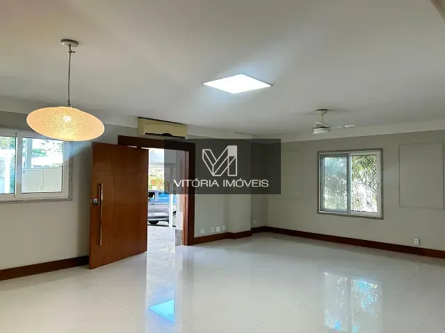 Casa com 243m² 4 quartos e 4 banheiros, para alugar, no bairro Boa Vista em Vitória
