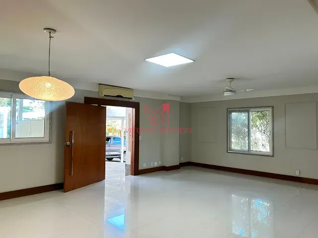 Casa com 243m² 4 quartos e 4 banheiros, para alugar, no bairro Boa Vista em Vitória