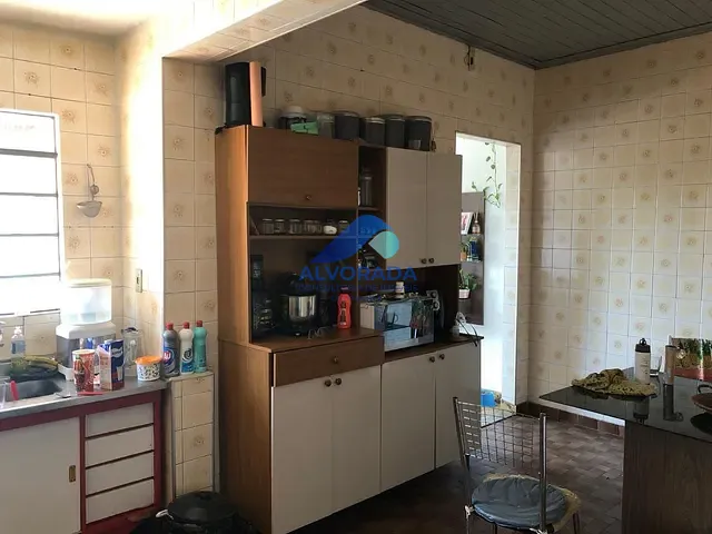Casa com 312m² 7 quartos e 3 banheiros, à venda, no bairro Vila São Benedito em São José dos Campos