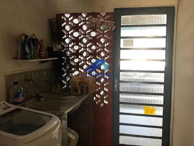 Casa com 312m² 7 quartos e 3 banheiros, à venda, no bairro Vila São Benedito em São José dos Campos