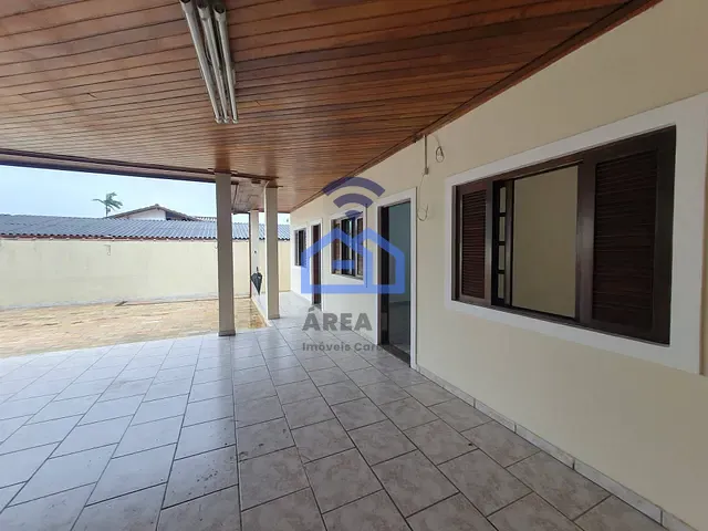 Casa com 420m² 3 quartos e 5 banheiros, à venda, no bairro Sumaré em Caraguatatuba