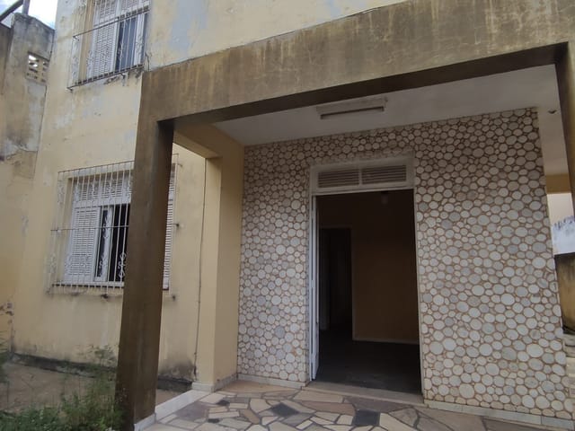 Casa com 200m² 4 quartos e 3 banheiros, à venda, no bairro Parque Caju em Campos dos Goytacazes