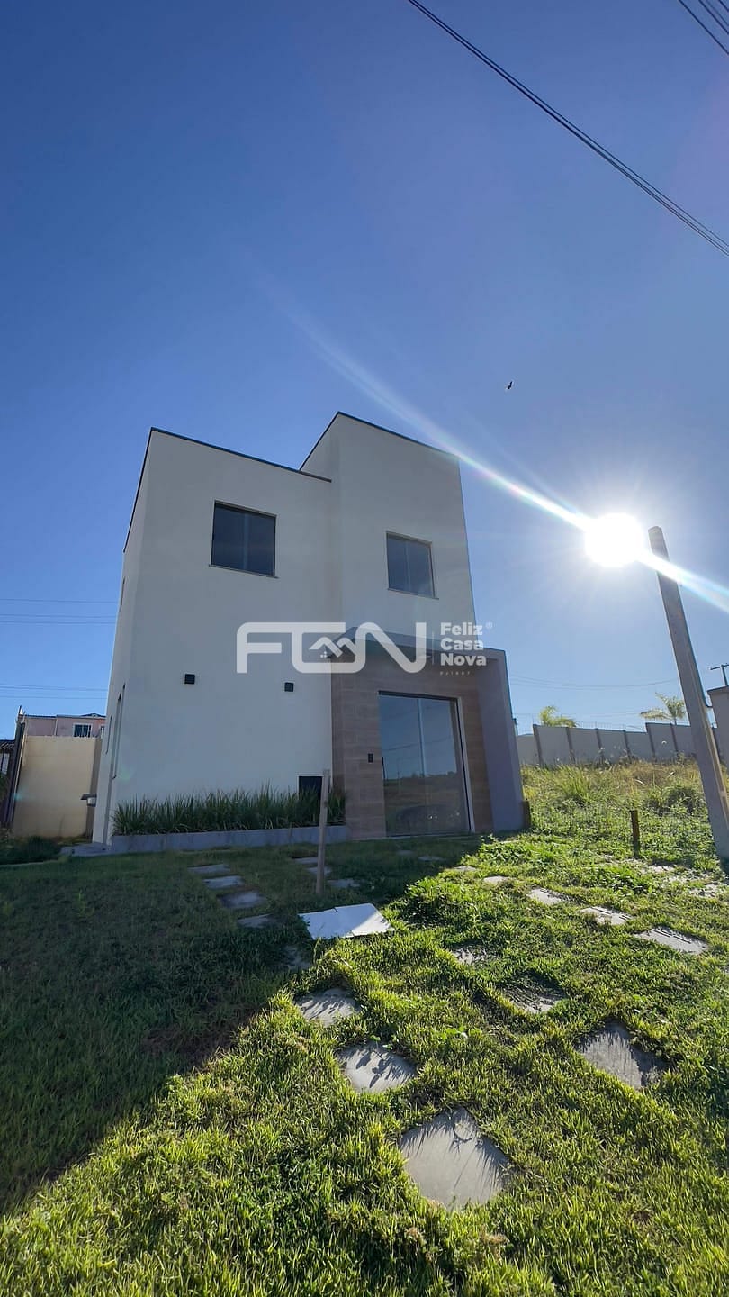 Casa à venda com 4 quartos, 82m² - Foto 2