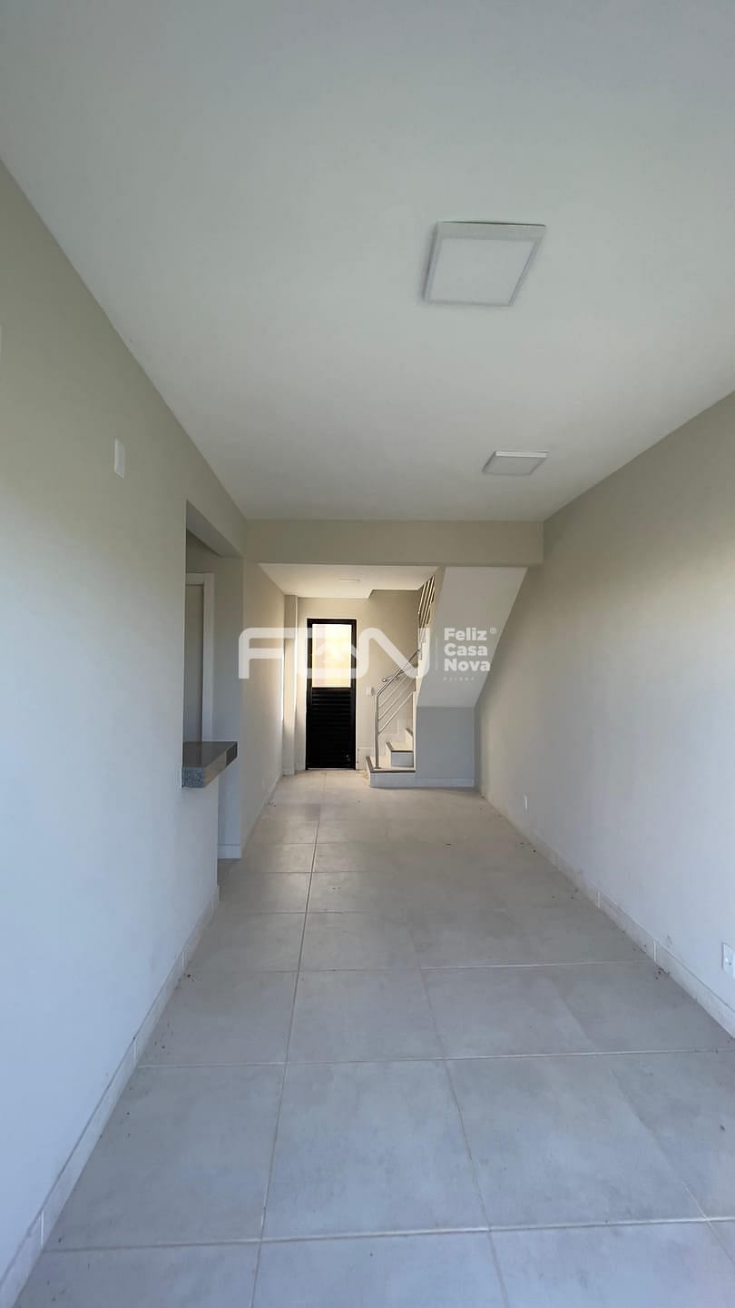 Casa à venda com 4 quartos, 82m² - Foto 3