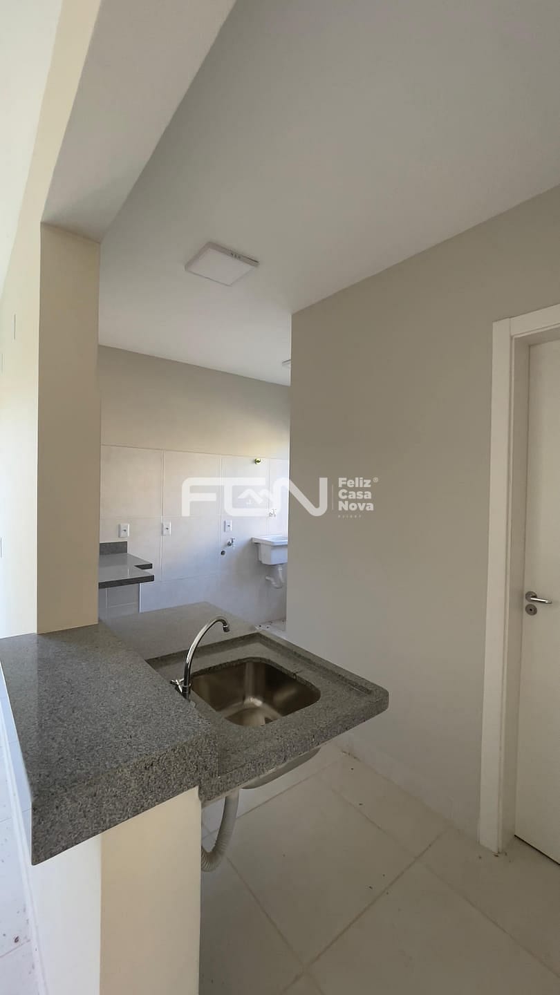 Casa à venda com 4 quartos, 82m² - Foto 4