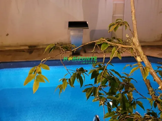Casa com 522m² 4 quartos e 2 banheiros, à venda, no bairro Urbanova em São José dos Campos