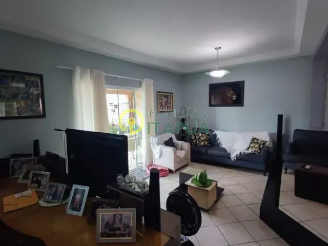 Casa 3 quartos e 3 banheiros, à venda, no bairro Jardim Esperança em Londrina