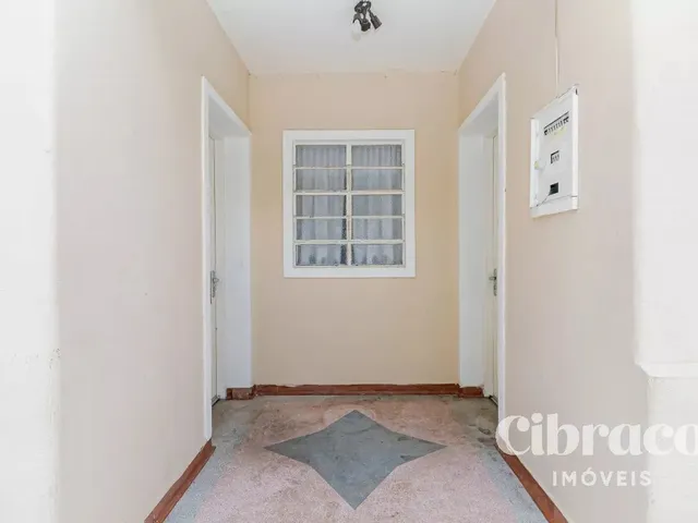 Casa com 716m² 8 quartos e 5 banheiros, à venda, no bairro Centro em Curitiba